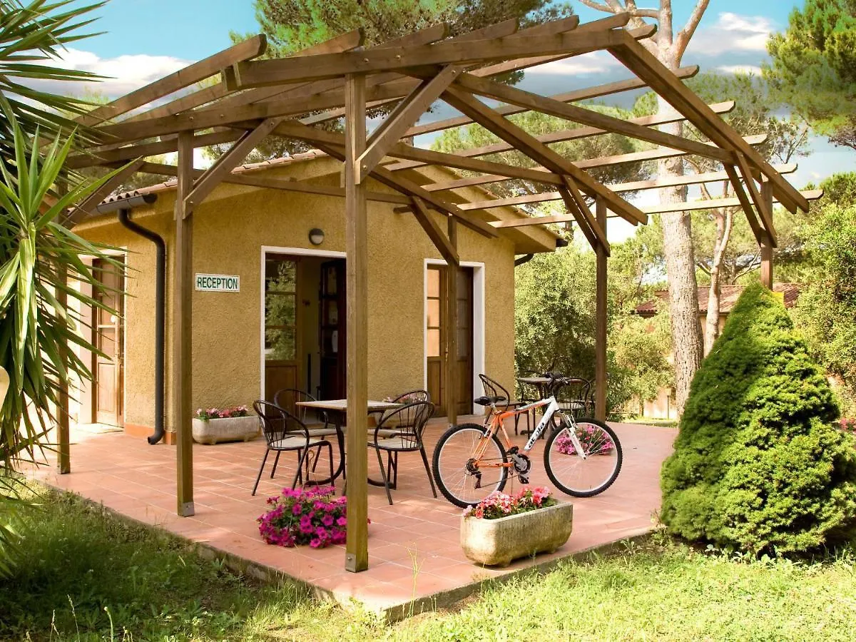 Residence Ristorante Il Paradiso Guardistallo 3*,