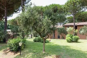 Residence Ristorante Il Paradiso Guardistallo Hotel apartamentowy